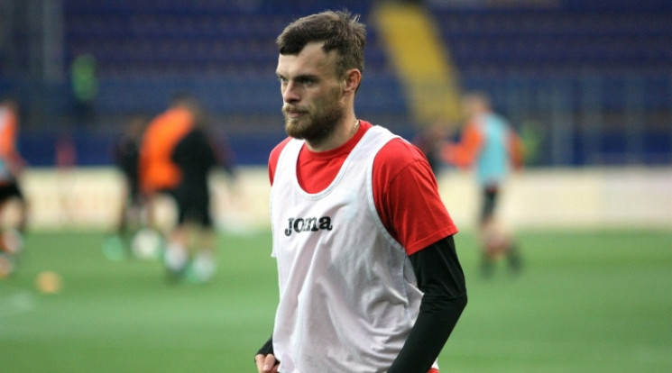 Звездного украинского футболиста выгнали…