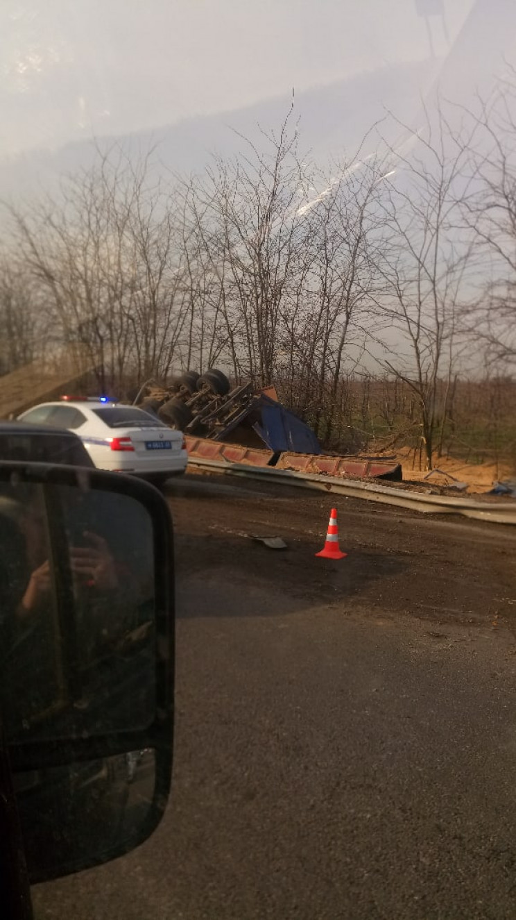 У Краснодарському краї перекинувся зерно…