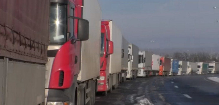 КПП "Тиса" заблокировано: Водители отказ…