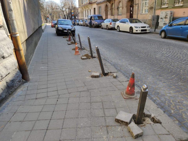 Львів‘яни б‘ють на сполох - Садовий обла…