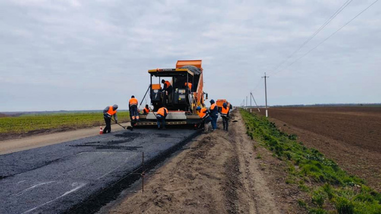 На Дніпропетровщині триває ремонт траси…