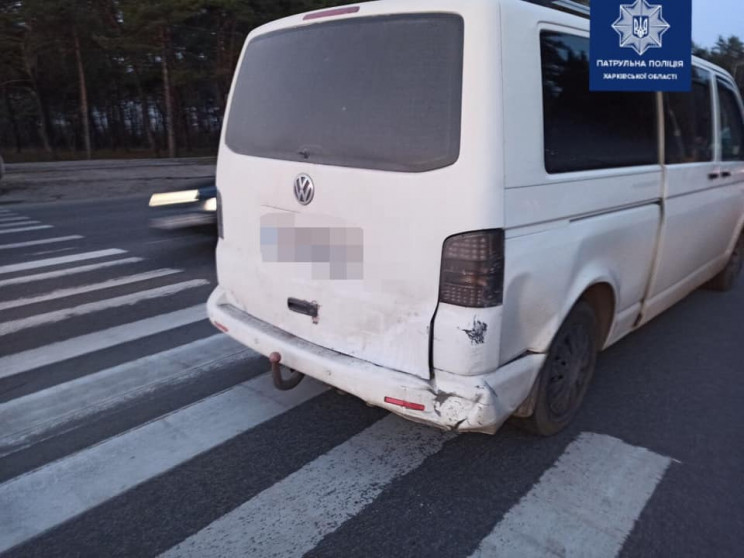 На Салтівці врізалися кросовер та мікроа…