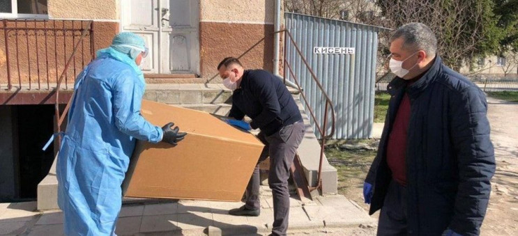 Фонд Порошенко передал в больницу Терноп…