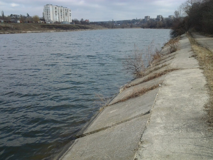 У Харкові в водосховищі потонув чоловік,…