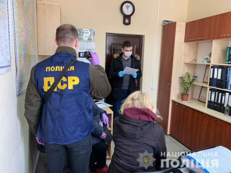 На Київщині та Полтавщині викрили чиновн…