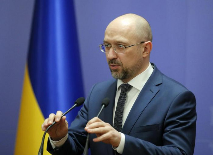 Украинским топ-чиновникам урежут зарплат…