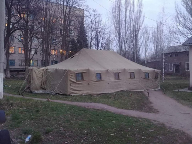 У Краматорську встановили намети для сор…