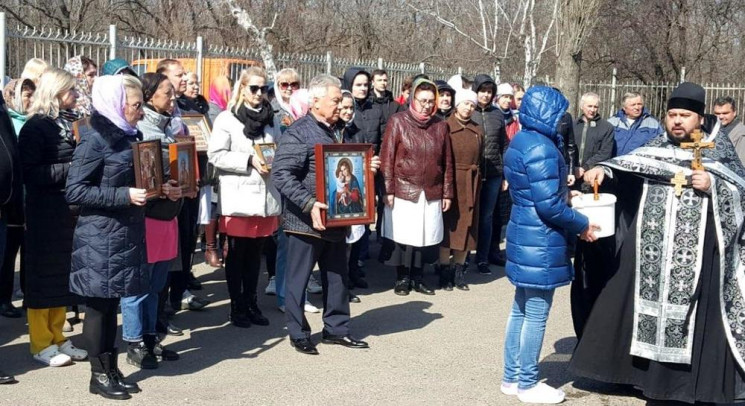 В "ЛНР" провели молебен і хресну ходу пр…