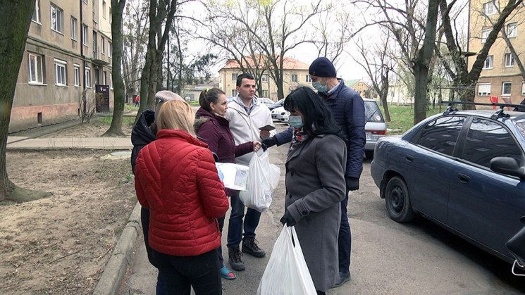 В Ужгороде соцслужбы передали нуждающимс…