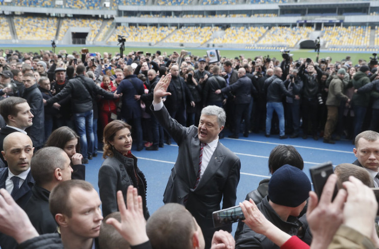 Віртуальність проти Порошенка: Навіщо Зе…