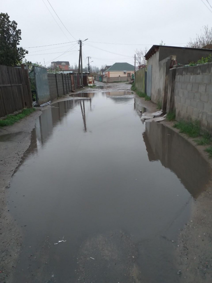 Улица Николаева превратилась в реку из-з…