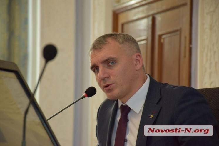 Мэр Николаева призывает "сдавать" в поли…