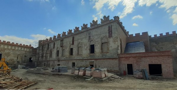 Хід реставрації: палац Сенявських віднин…