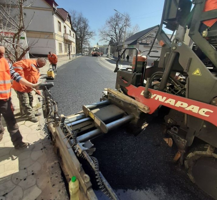 В Іршаві завершили ремонт дороги, який р…
