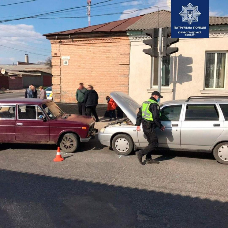 У центрі Кропивницького зіткнулися ВАЗи…