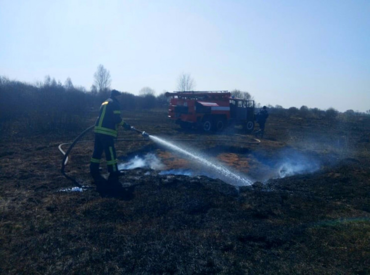 На Київщині масово горять торфовища…