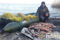 Поліція Полтавщини "застукала" рибалку-б…