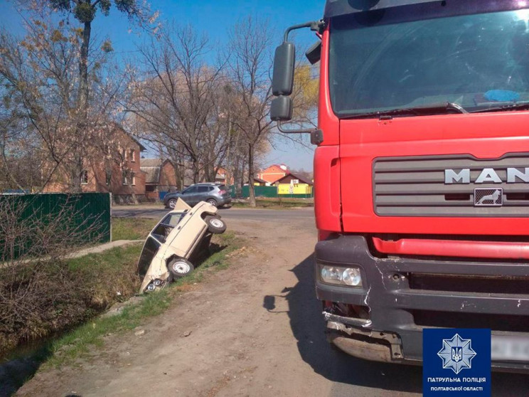 В Полтаве столкнулись грузовик и легкову…