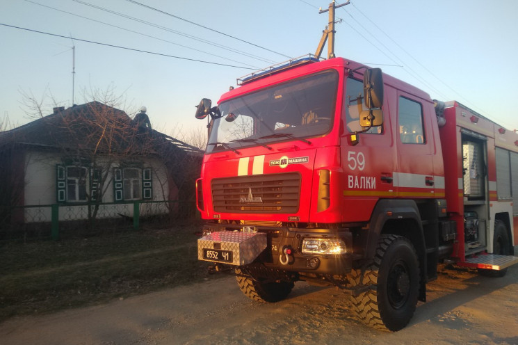 На Харківщині пожежні врятували від знищ…