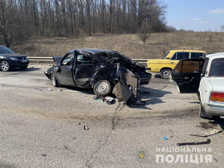 У Харкові на Окружній дорозі розбилися д…