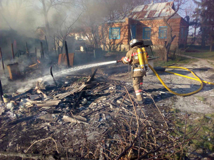 На Кропивниччині горіла господарча будів…