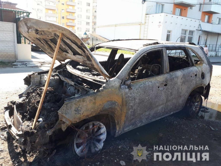 У Вінниці на Старому місті підпалили маш…