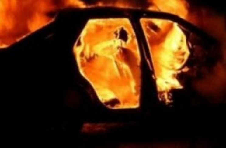 У Нетішині серед ночі згоріла автівка…