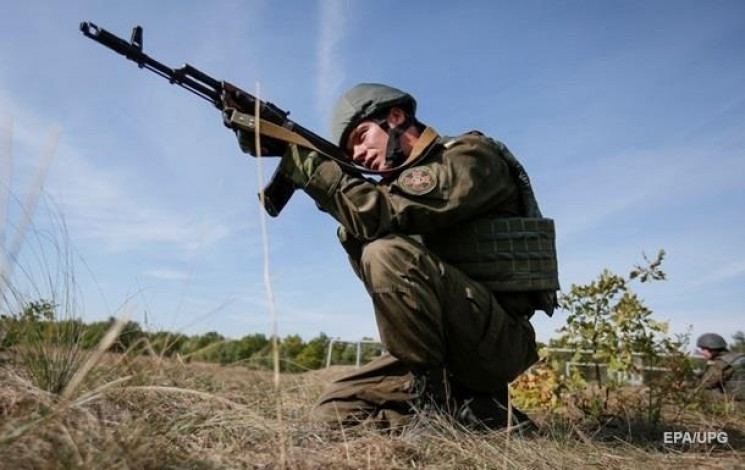 Бойовики оскаженіло гатять по наших бійц…