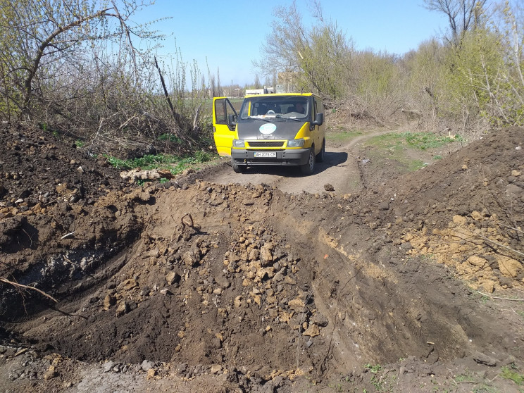 Невідомі вирили рівчак між Опитним і Авд…