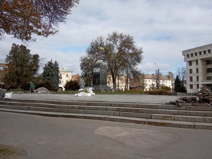 У Полтаві на місці колишнього пам'ятника…
