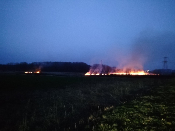 На Полтавщині масштабні пожежі знищили 1…