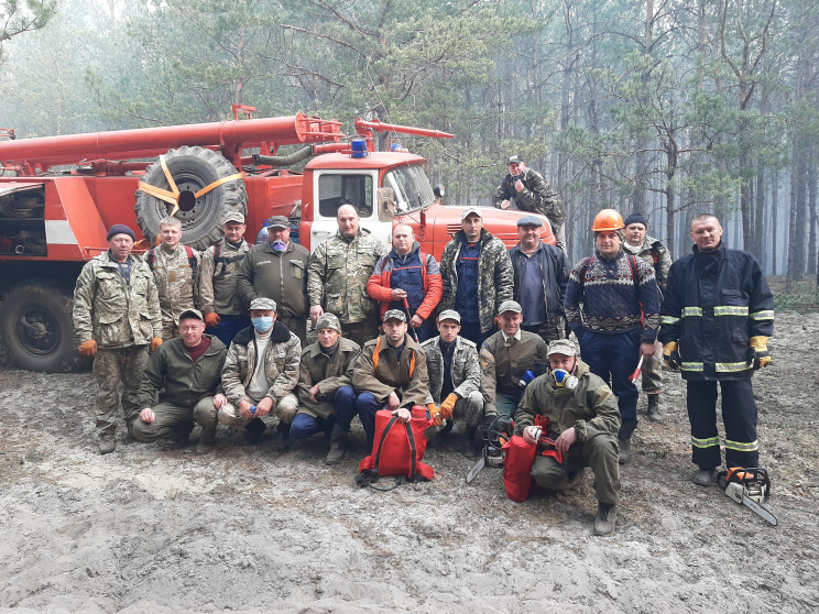 Лісівники Хмельниччини гасять пожежу на…