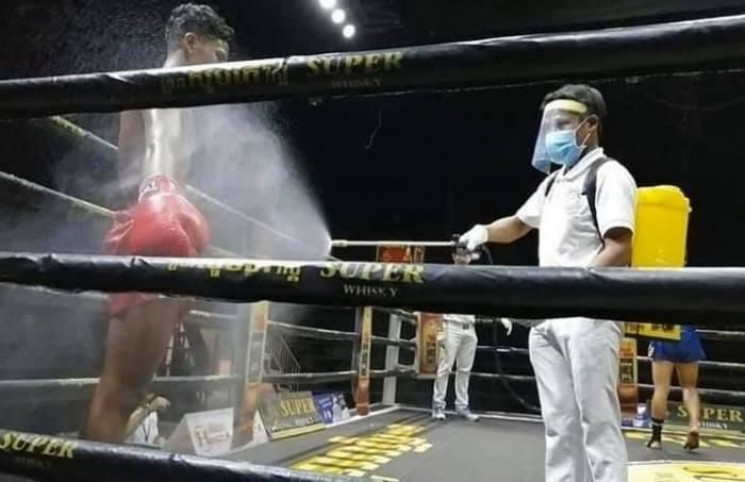Боксерів дезінфікували на рингу: Як в Ні…