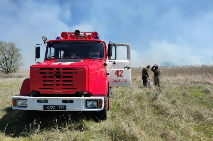На Харьковщине вчера горели два лесхоза,…