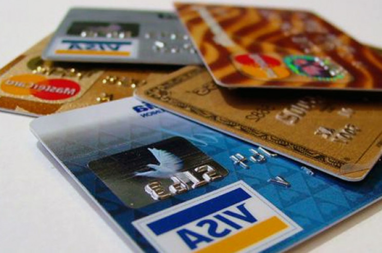 У Львові чоловік відкривав кредитні карт…