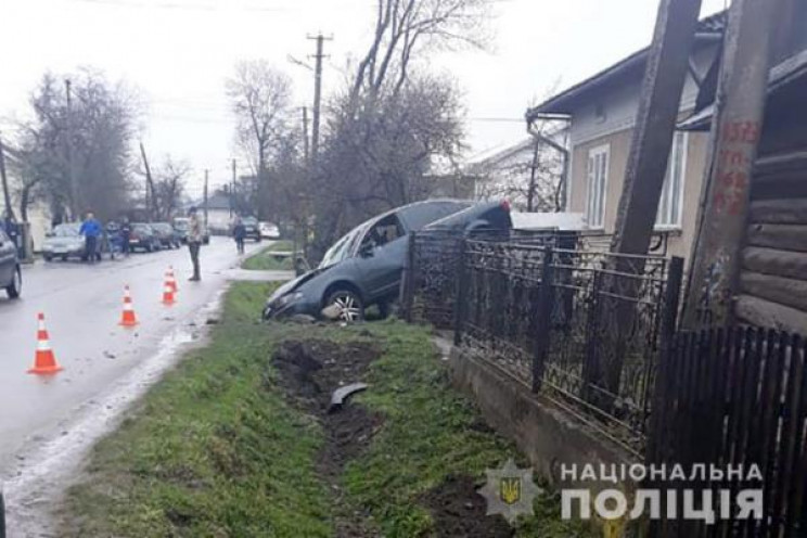 На Прикарпатті нетверезий водій "влетів"…