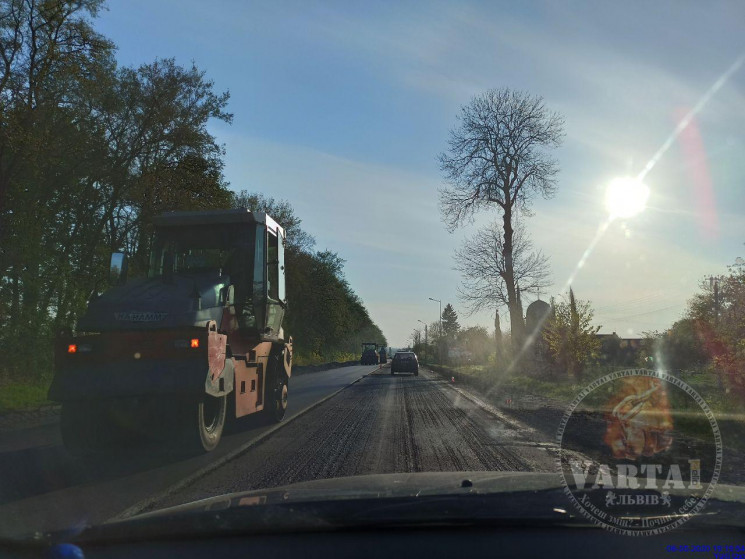 На в'їзді в Городок зі Львова виник зато…