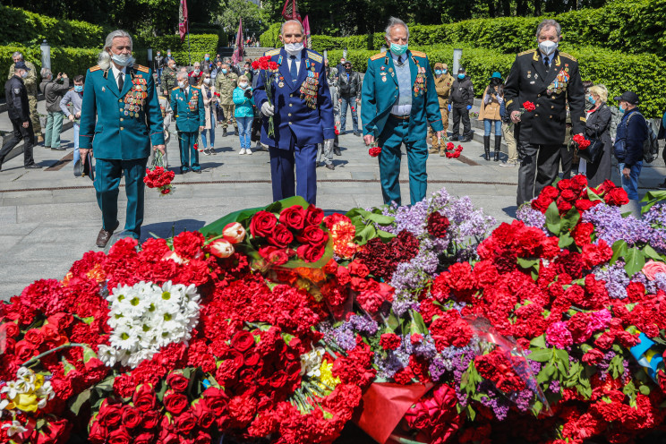 75-я годовщина победы: Онуфрий с Новинск…