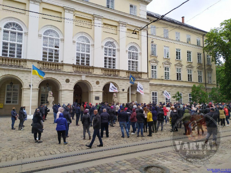 Більше ста підприємців пікетують Львівсь…