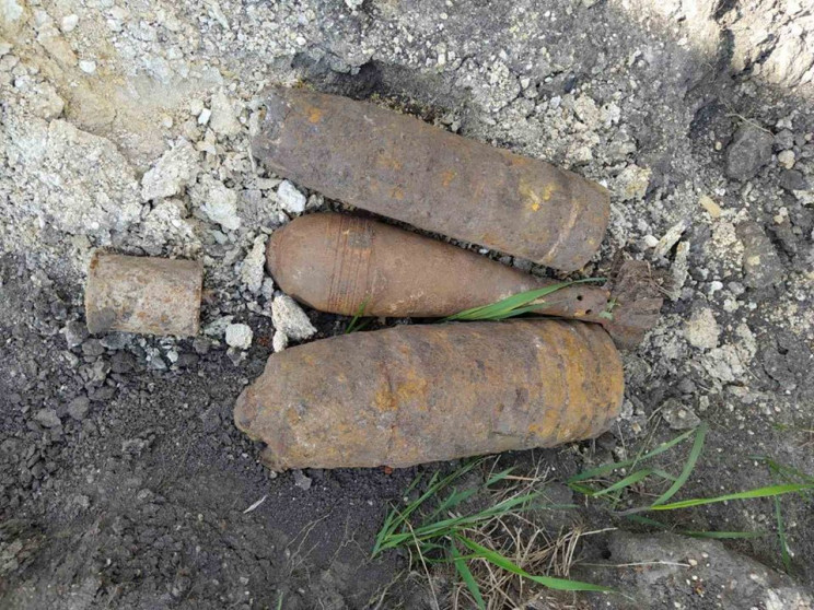У Золочівському районі знайшли гранати,…