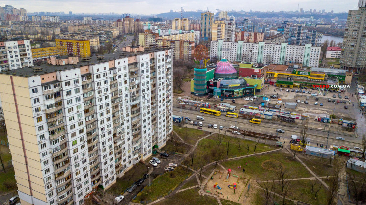 Забудова станцій метро Києва під копірку…