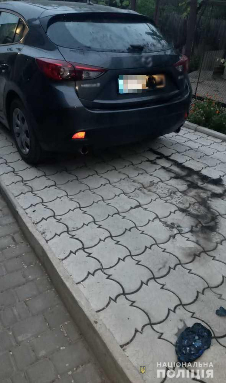 В Рені розслідують підпал машини дружини…