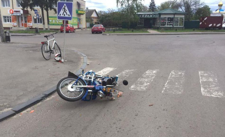 У Березному зітунулися автомобіль і мото…