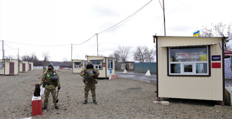 На КПВВ Донбасу бойовики збирали проплач…