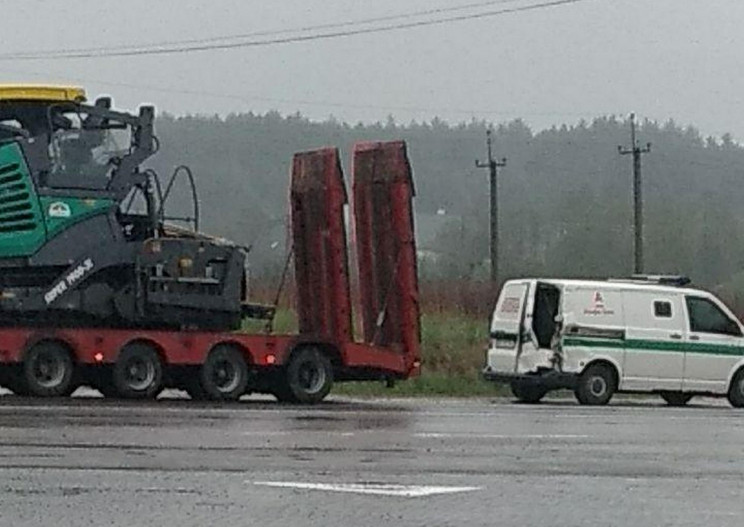 Автомобіль, який возить гроші, потрапив…