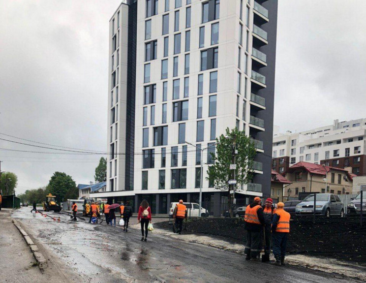 У Львові освоїли техніку підводного асфа…