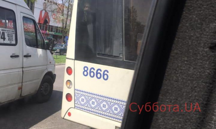 У середмісті Запоріжжя автобус зіткнувся…