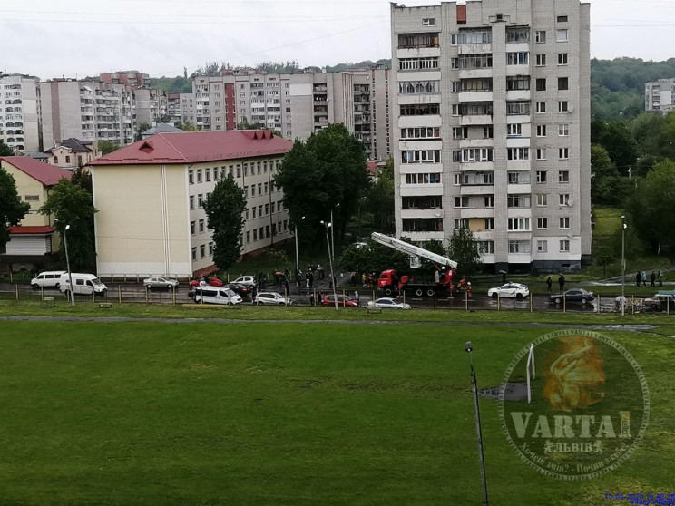 На Тичини виникла пожежа (ФОТО)…