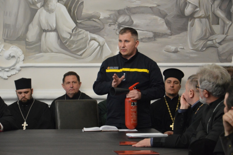 На Дніпропетровщині рятувальники вчили п…