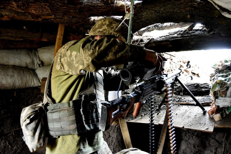 Война на Донбассе: Близ Песков ранили ук…